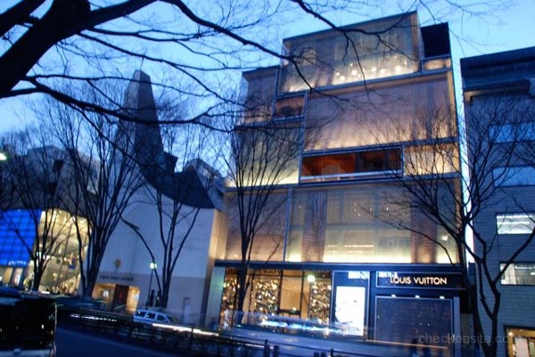 Jun Aoki & Associates wraps Louis Vuitton's Tokyo store in “poetic yet  playful” pearlescent facade – Free Autocad Blocks & Drawings Download Center